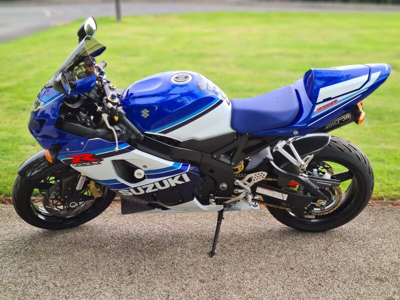 SUZUKI GSXR750