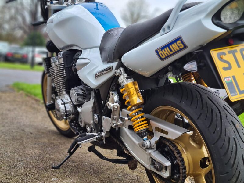 YAMAHA XJR1300