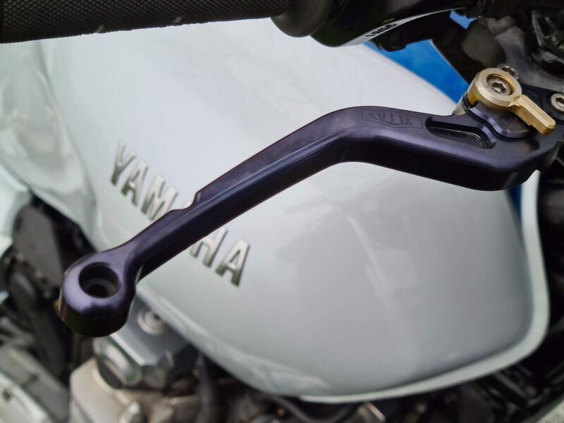 YAMAHA XJR1300