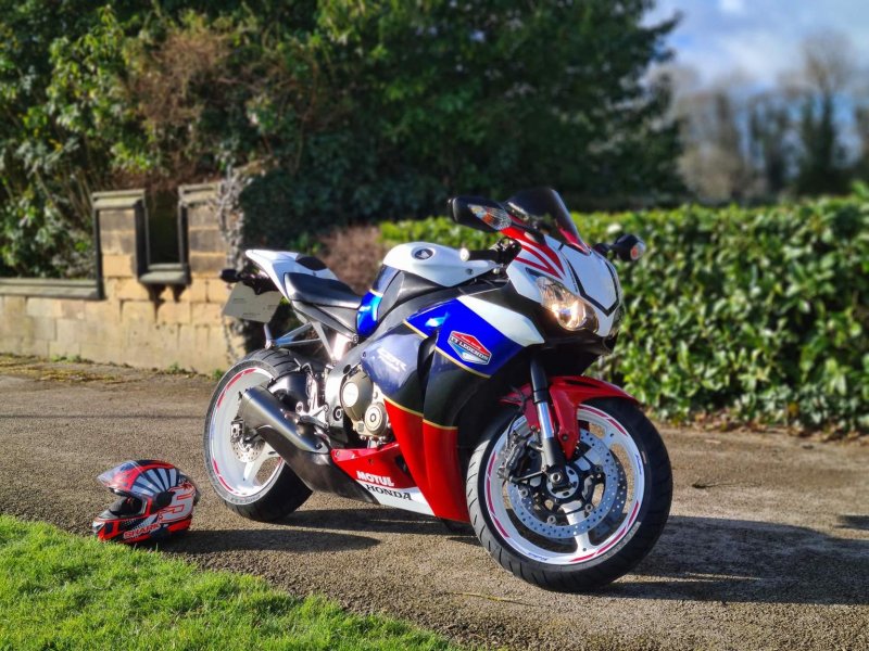 View HONDA CBR1000RR Fireblade 1000