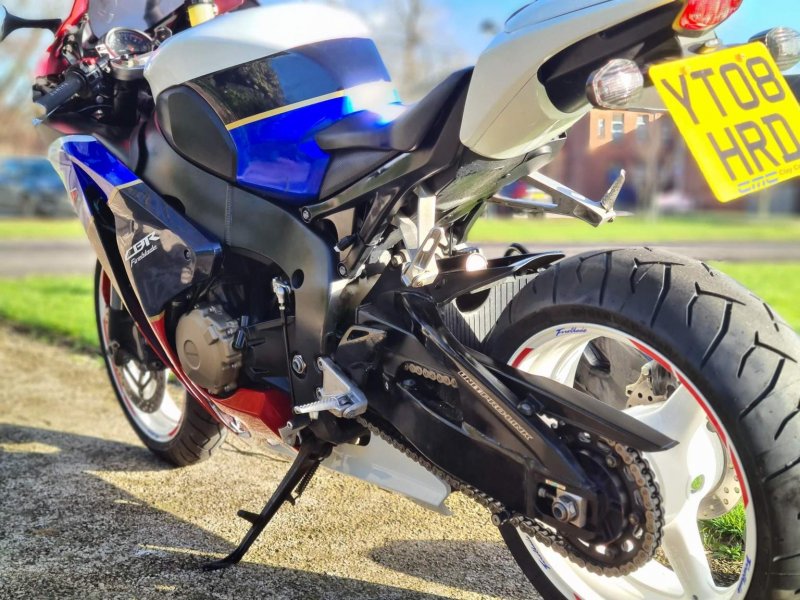 View HONDA CBR1000RR Fireblade 1000