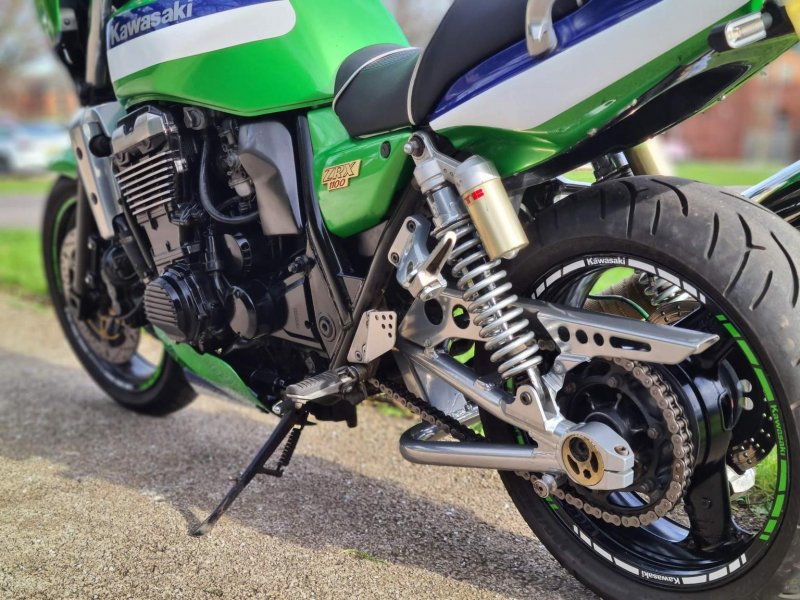 View KAWASAKI ZRX1100 1100 C4