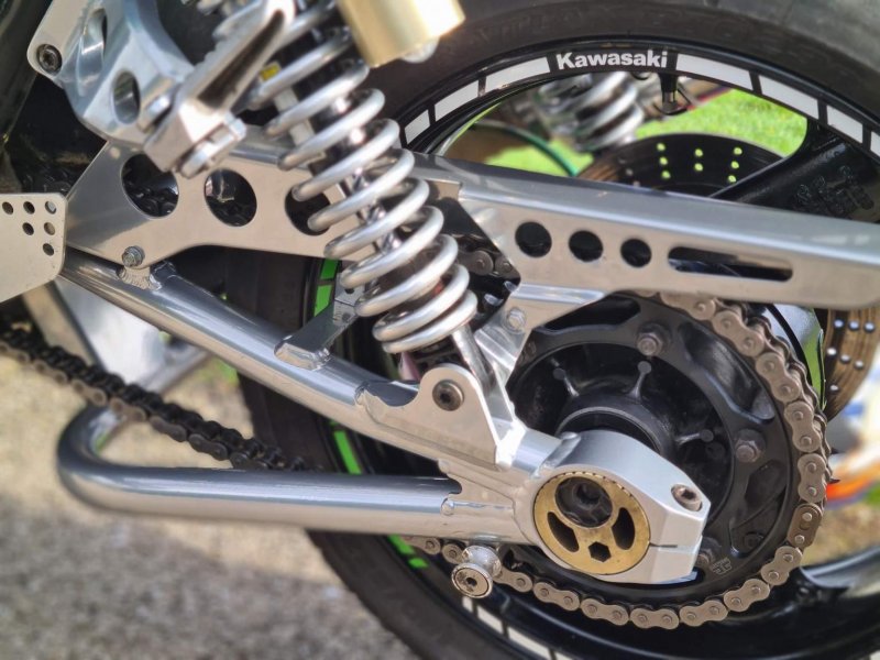 KAWASAKI ZRX1100