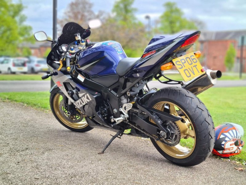 SUZUKI GSXR750
