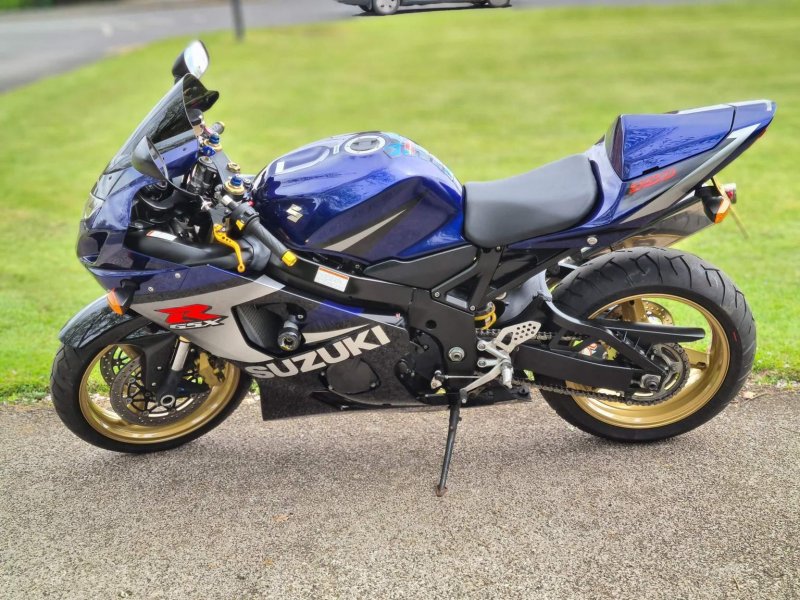 SUZUKI GSXR750