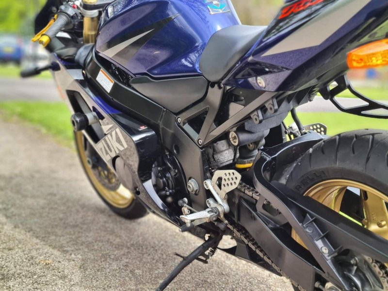 SUZUKI GSXR750