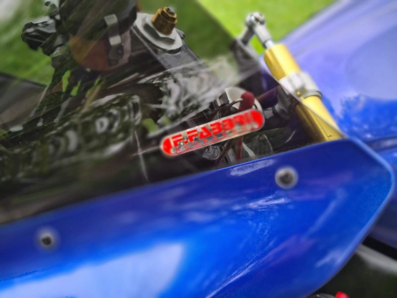 YAMAHA R1
