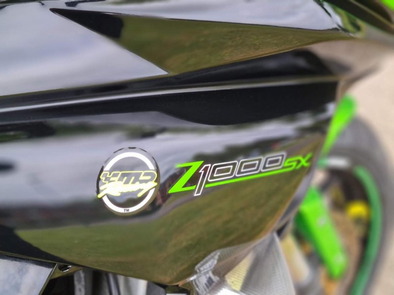 KAWASAKI Z1000