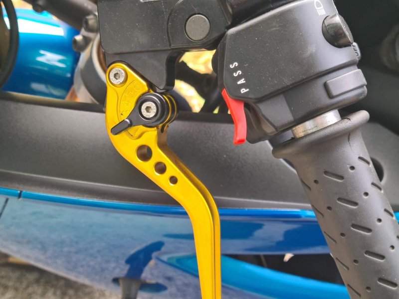 TRIUMPH DAYTONA 675