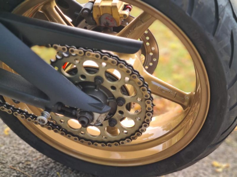 TRIUMPH DAYTONA 675