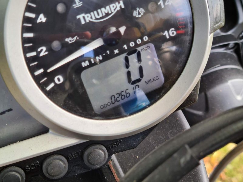 TRIUMPH DAYTONA 675