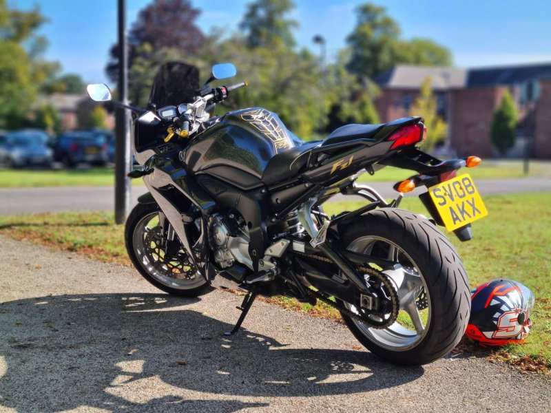 YAMAHA FZ1