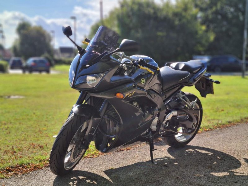 YAMAHA FZ1