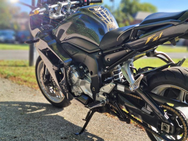 YAMAHA FZ1