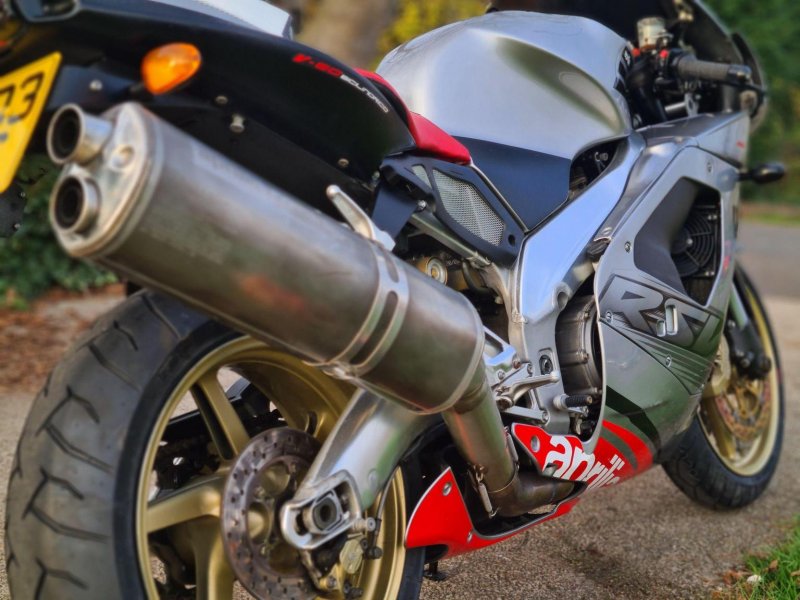 APRILIA RSV1000