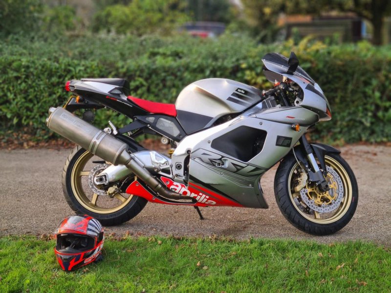APRILIA RSV1000