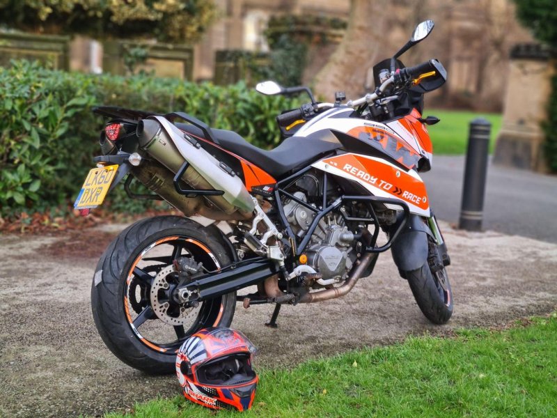 KTM 990