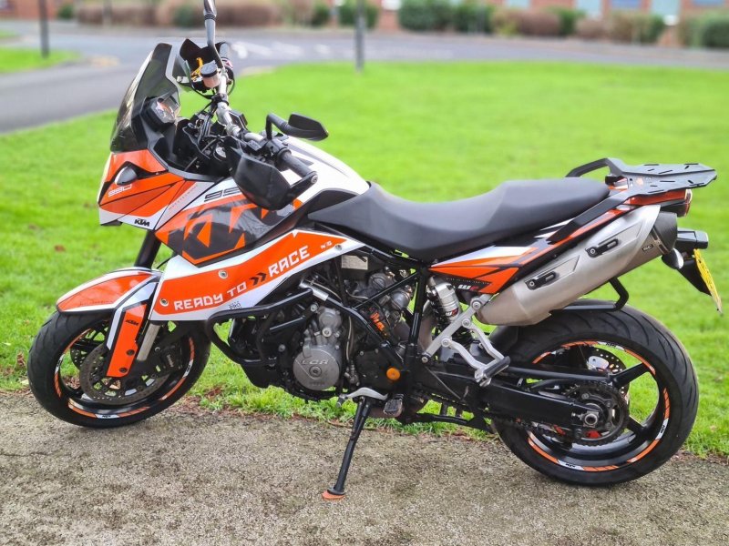 KTM 990