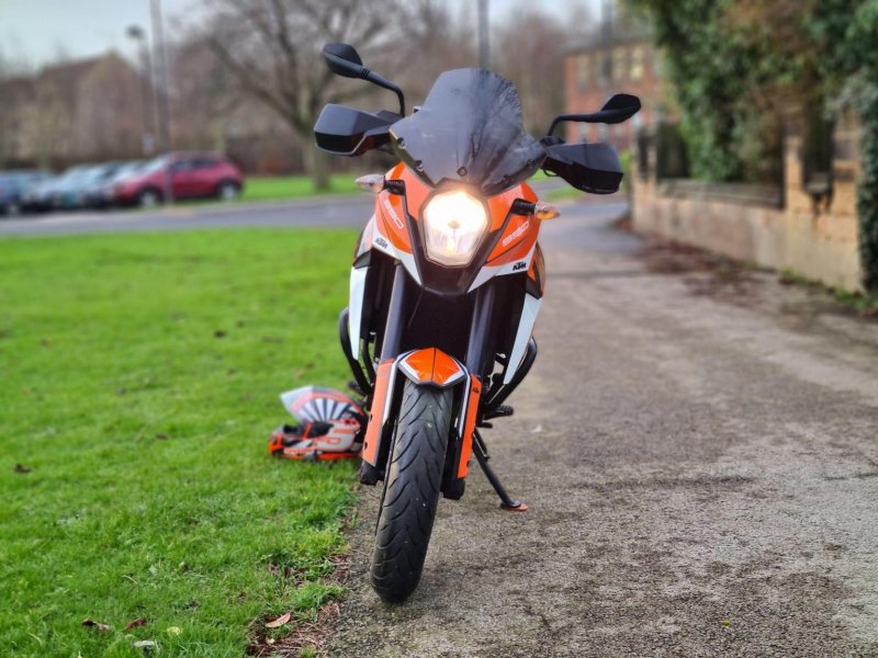 KTM 990