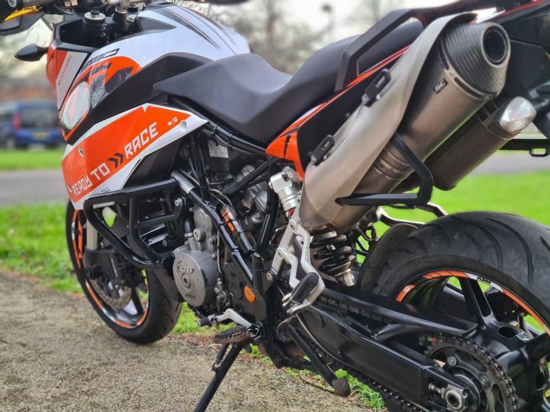 KTM 990