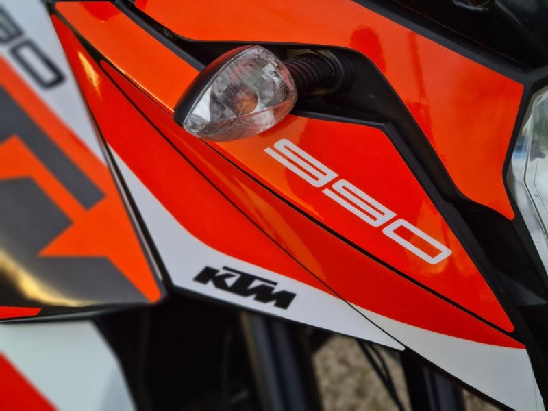 KTM 990
