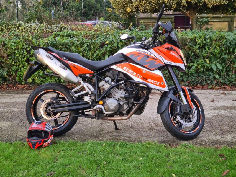 KTM 990