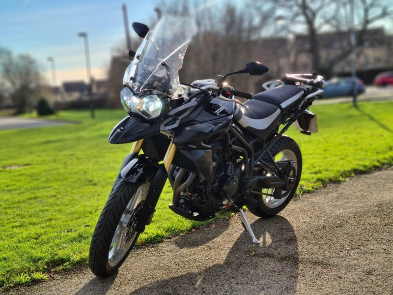 TRIUMPH TIGER 800