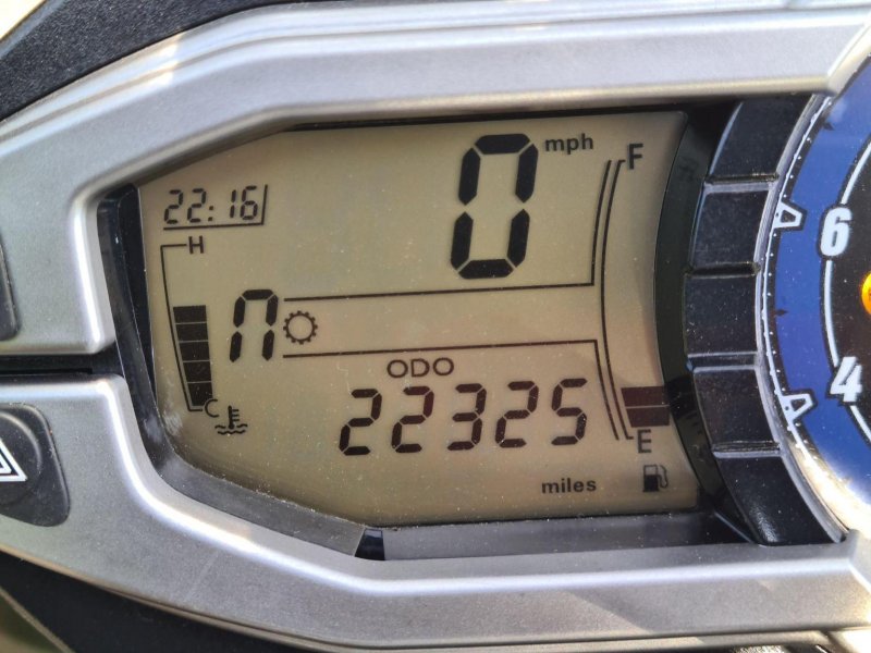TRIUMPH TIGER 800