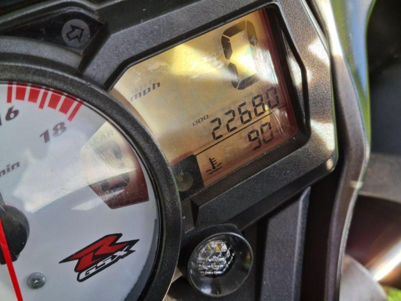 SUZUKI GSXR750