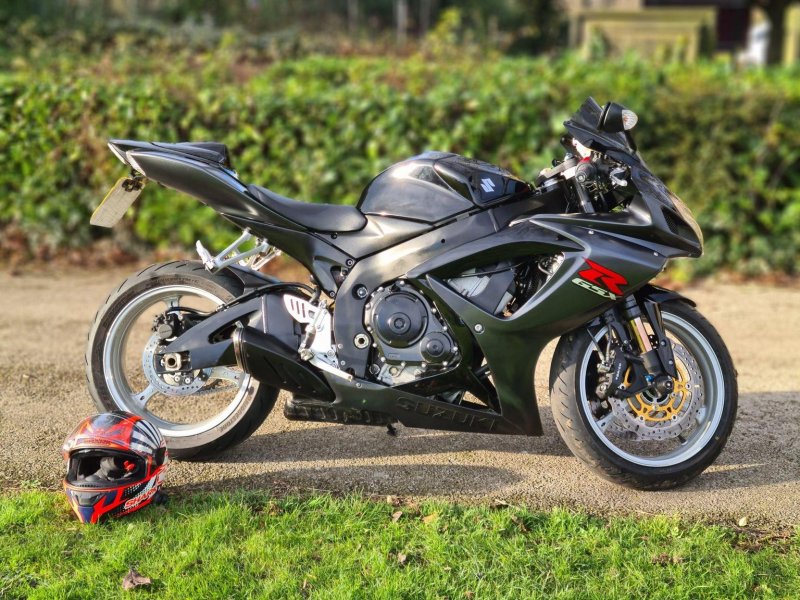 SUZUKI GSXR750