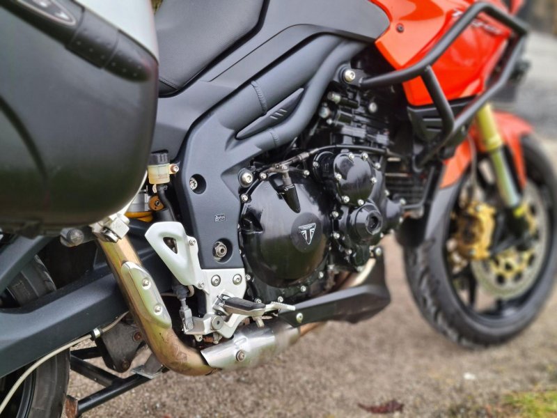 TRIUMPH TIGER 1050
