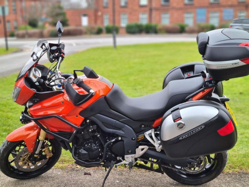TRIUMPH TIGER 1050