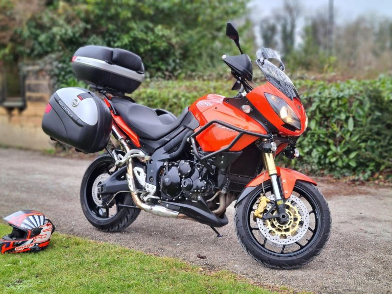 TRIUMPH TIGER 1050