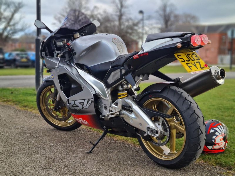 APRILIA RSV1000