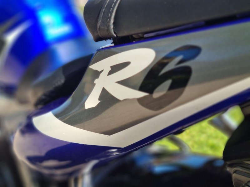 YAMAHA R6