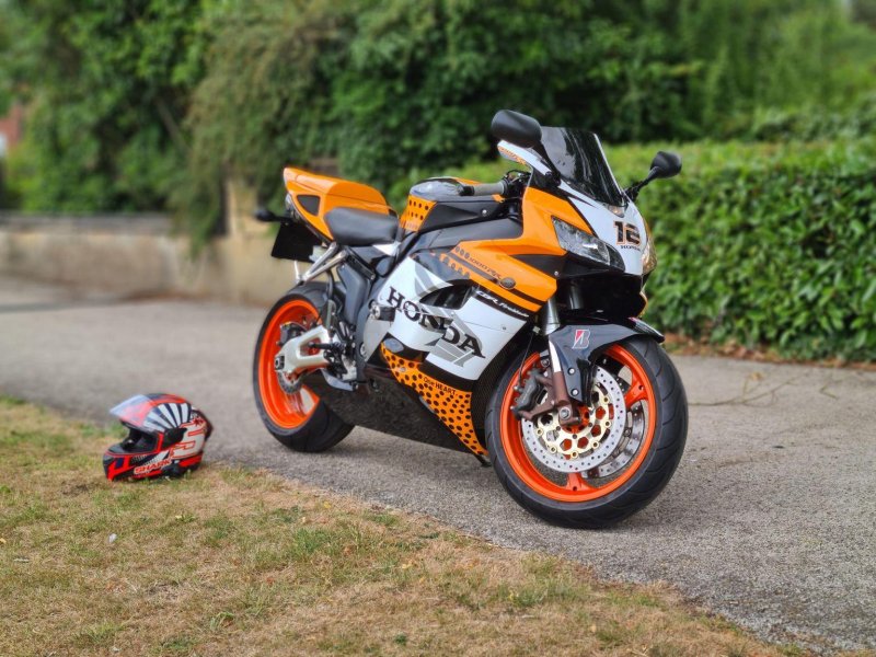 View HONDA CBR1000RR Fireblade CUSTOM BUILD ONE OF A KIND