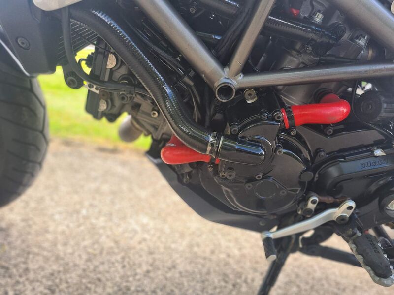 DUCATI Hyperstrada