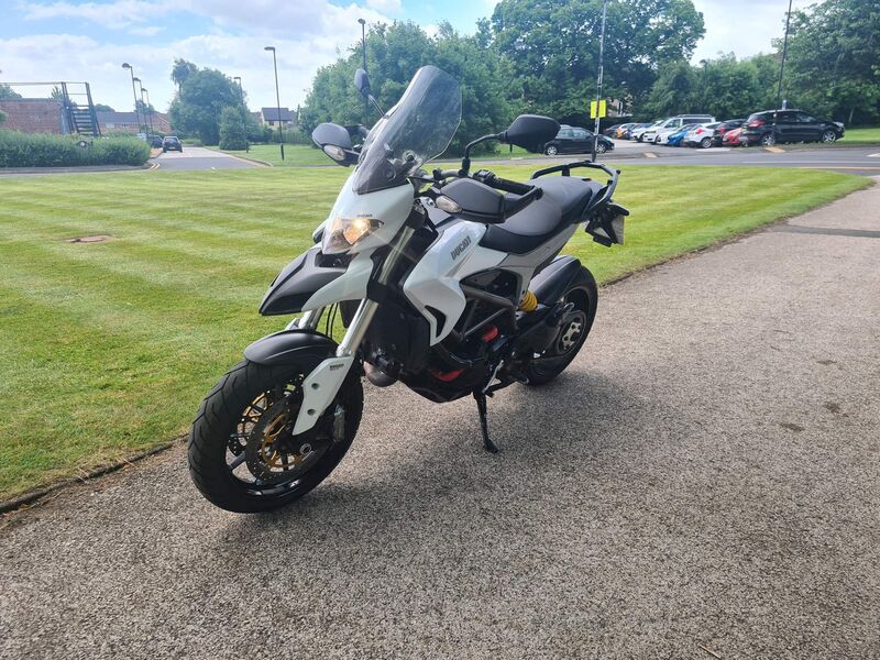 DUCATI Hyperstrada