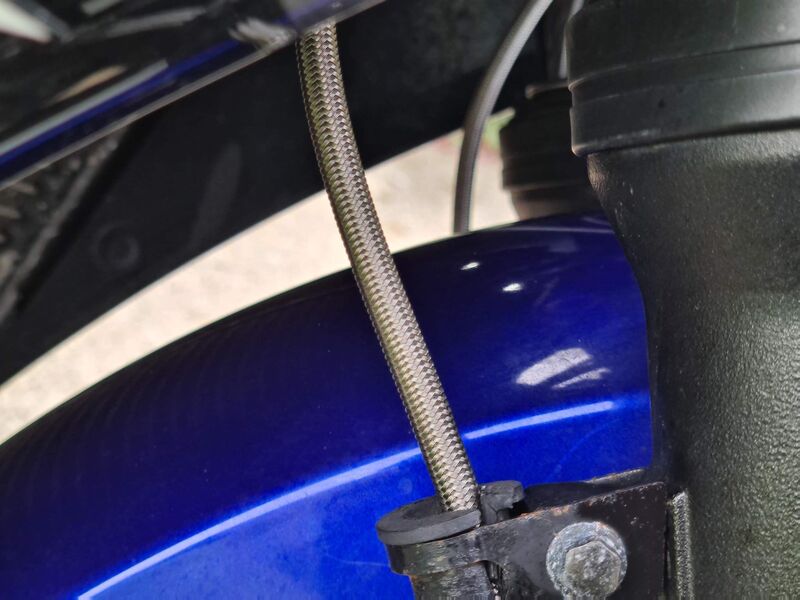 YAMAHA R6