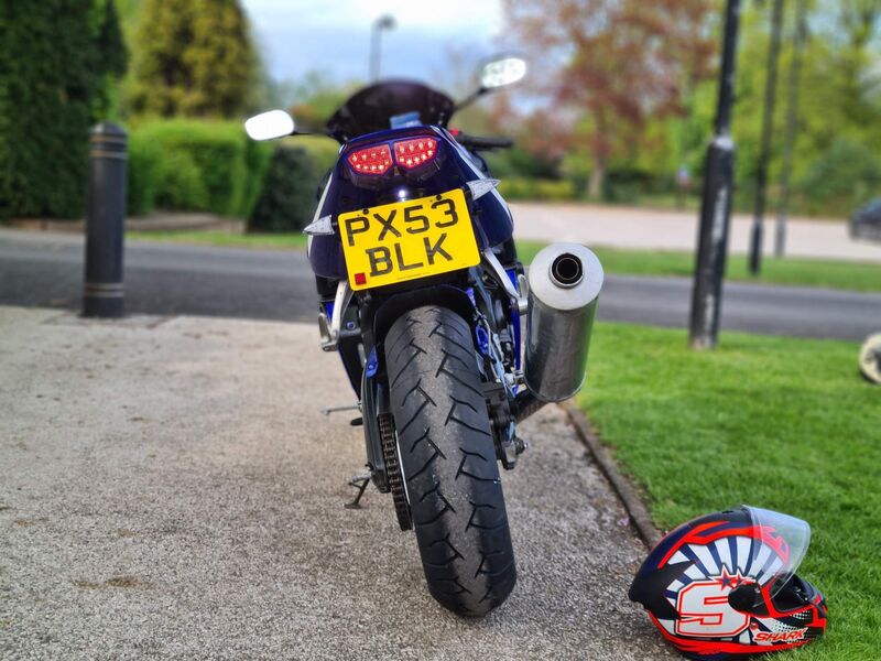 YAMAHA R6