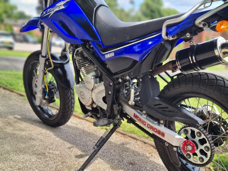 YAMAHA XT250
