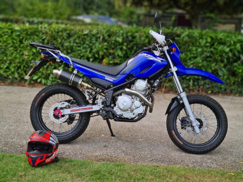 YAMAHA XT250