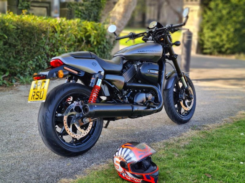 HARLEY-DAVIDSON Street