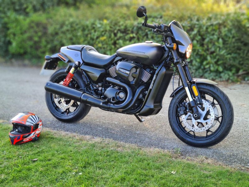HARLEY-DAVIDSON Street