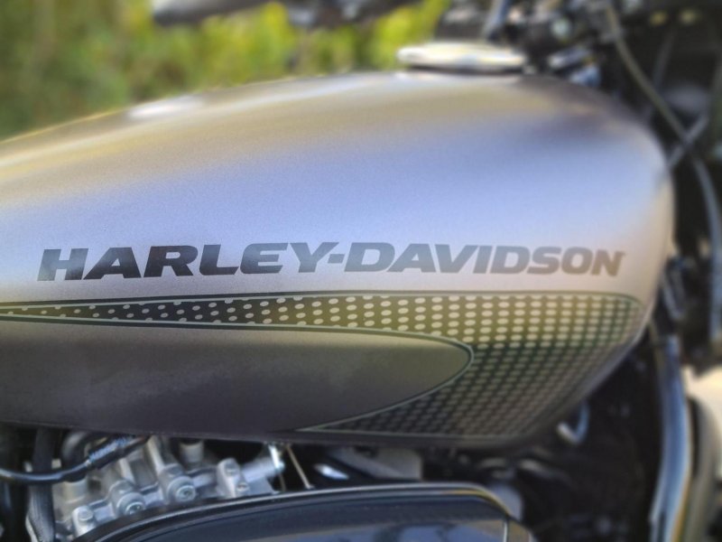 HARLEY-DAVIDSON Street