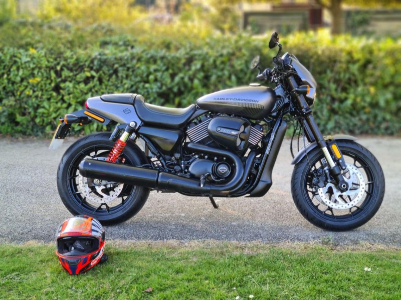 HARLEY-DAVIDSON Street