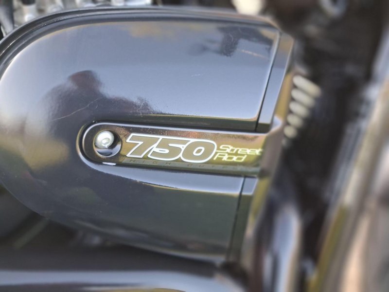 HARLEY-DAVIDSON Street